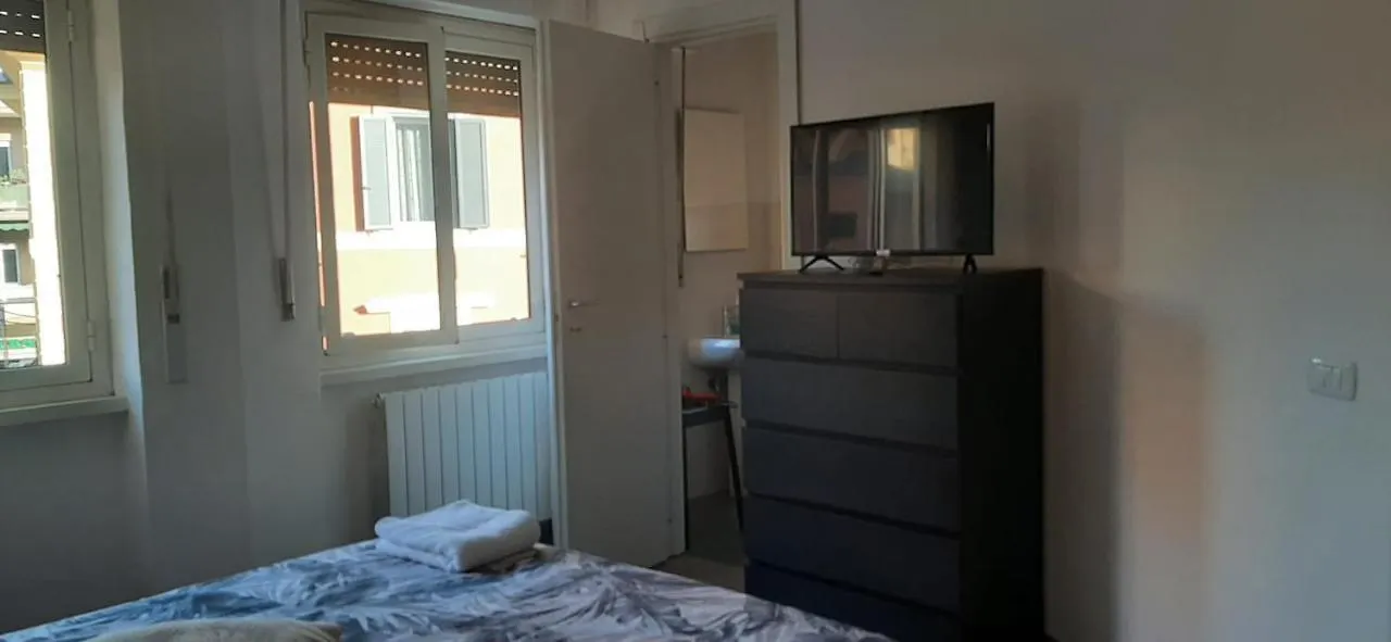 Corneliaguesthouse Roma Italia